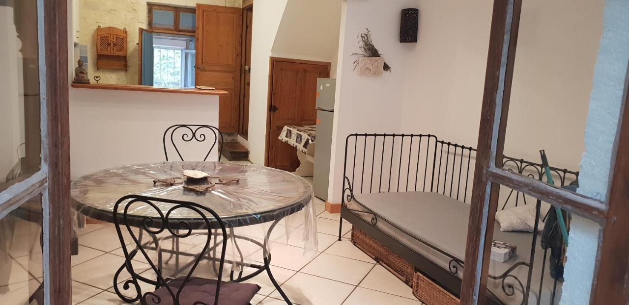 Joli Maison En Pierre Βίλα Αρλ Εξωτερικό φωτογραφία